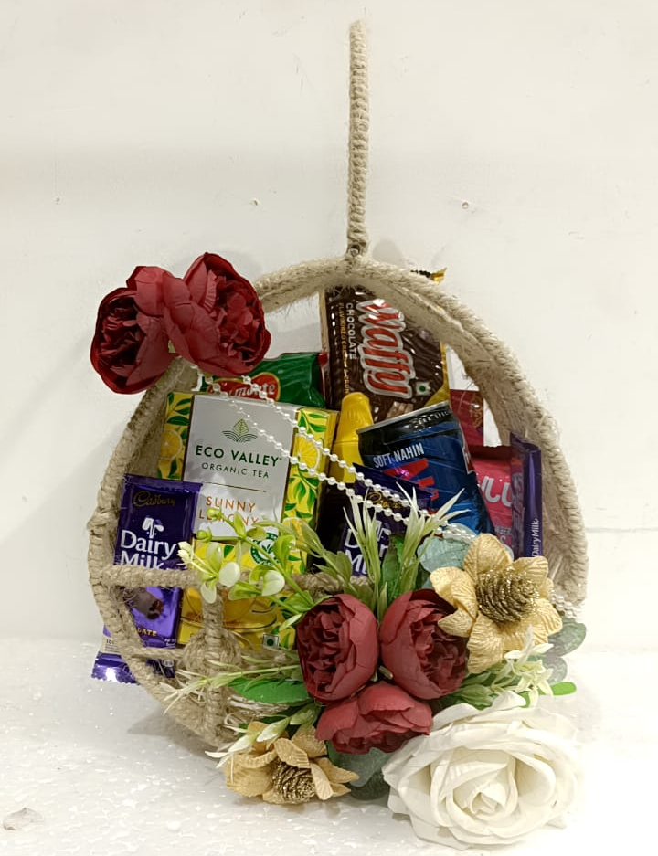 Festive Gift Hamper - Round Jute Basket Hamper 