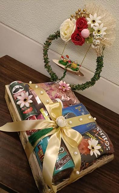 Festive Gift Hamper - Pinewood Tray gift hamper